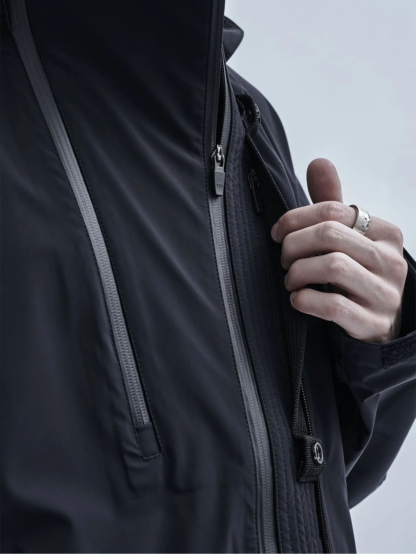 erantzun graphene shell jacket black