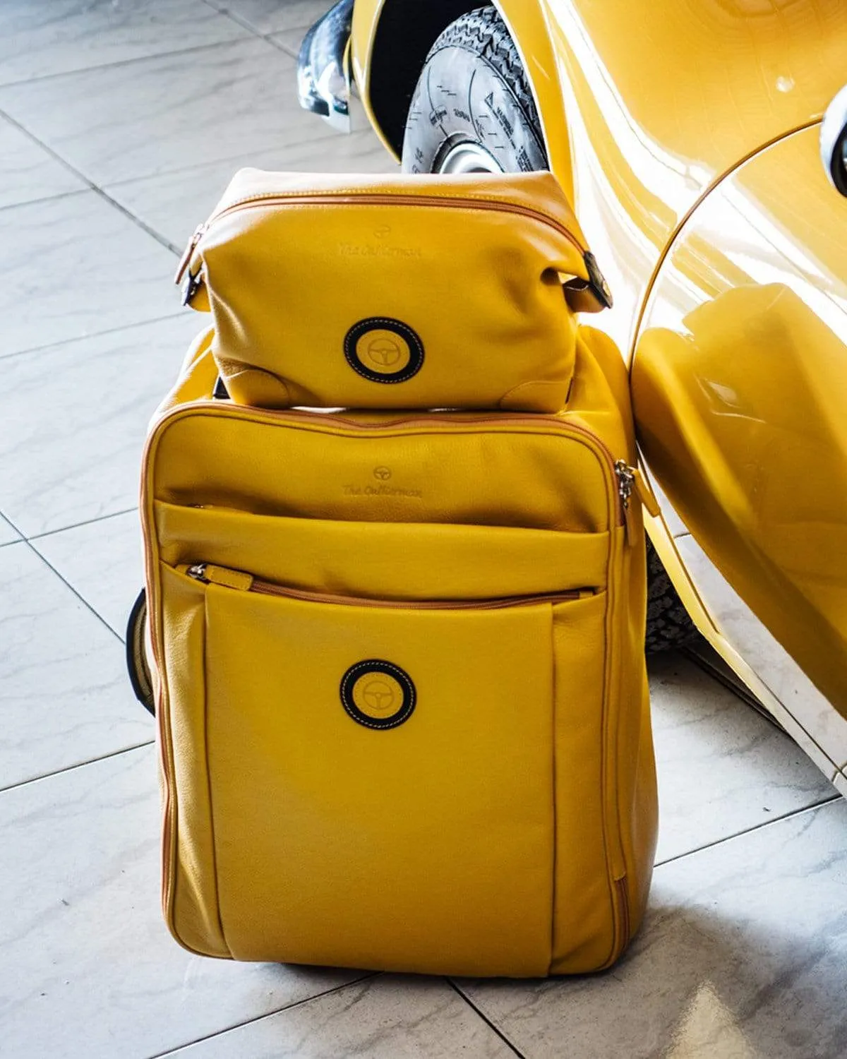 GLOBETROTTER - Full-grain Leather Travel Case - Yellow/Black