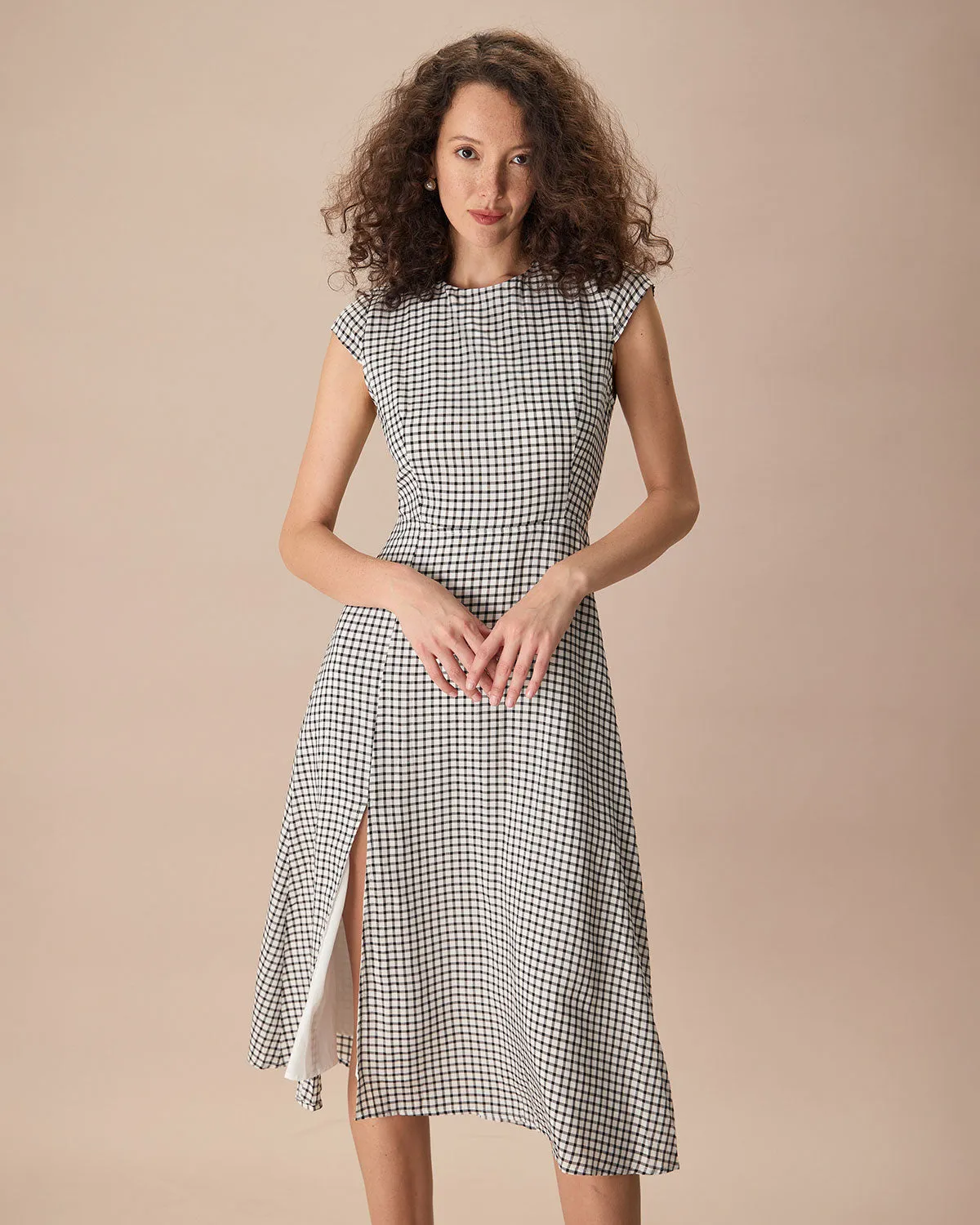 The Black Round Neck Cap Sleeve Plaid Midi Dress